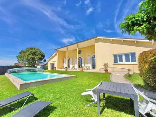 Maison à vendre 565 000 € 6 pièces 4 chambres 181 m² 1 500 m² de terrain Chamboeuf 42330