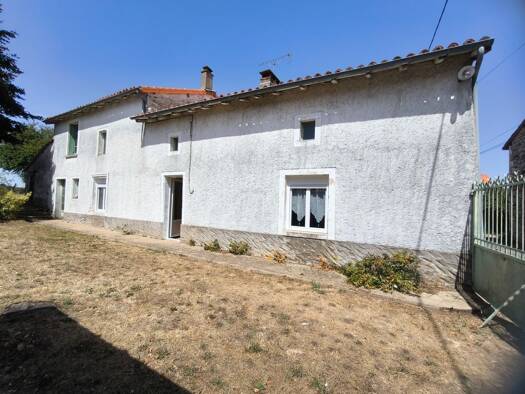Ferme à vendre 85 000 € 4 pièces 2 chambres 100 m² 1 633 m² de terrain Londigny 16700