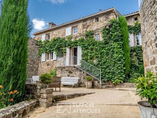 Maison à vendre 550 000 € 12 pièces 8 chambres 472 m² 2 050 m² de terrain Peaugres 07340