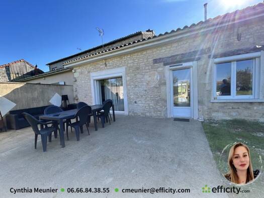 Maison de ville à vendre 180 000 € 5 pièces 2 chambres 160 m² 1 300 m² de terrain Salles-de-Villefagnan 16700