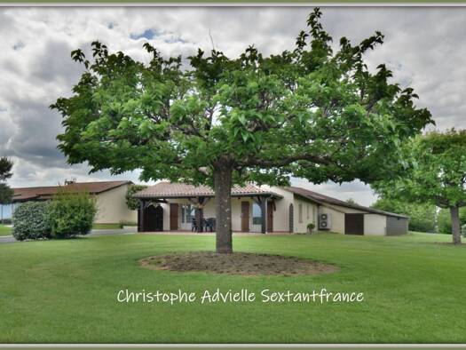 Demeure à vendre 588 000 € 8 pièces 5 chambres 218 m² 90 000 m² de terrain Villeréal 47210