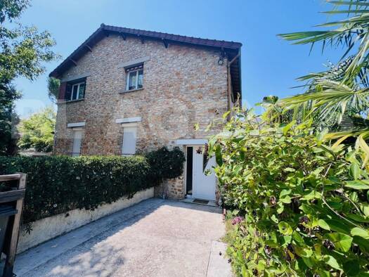 Appartement à vendre 210 000 € 4 pièces 2 chambres 99 m² RDC Sud Ouest Vaux-le-Penil 77000