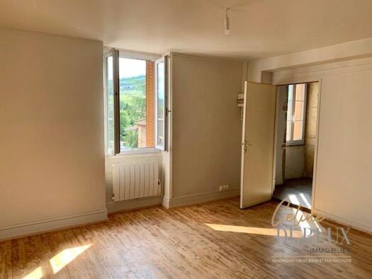 Appartement à louer 490 € 2 pièces 1 chambre 53 m² Étage 2/2 Pierreclos 71960