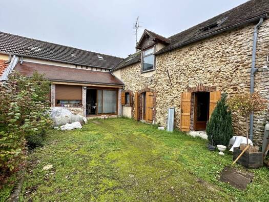 Appartement à vendre 172 000 € 4 pièces 2 chambres 105,6 m² RDC/1 Épernon 28230