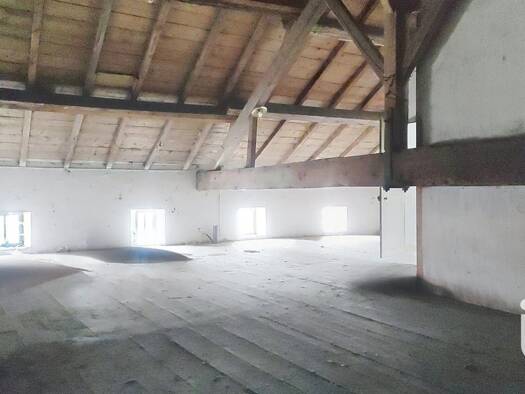 Appartement à vendre 39 000 € 1 pièce 120 m² Étage 2/2 Centre Tonnay-Charente 17430