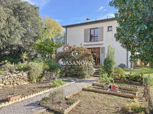 Maison à vendre 575 000 € 8 pièces 4 chambres 230 m² 1 700 m² de terrain Centre Ville Pézenas 34120