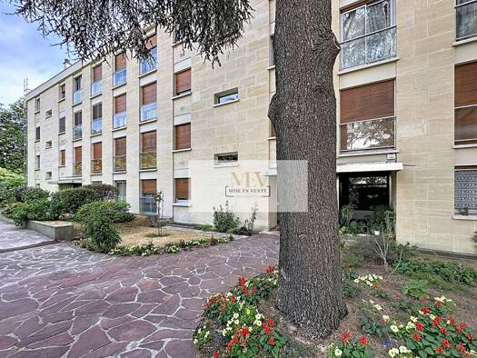 Local d'activités à vendre 119 900 € 20,42 m² d'espace de stockage Porte de Nogent Nogent-sur-Marne 94130
