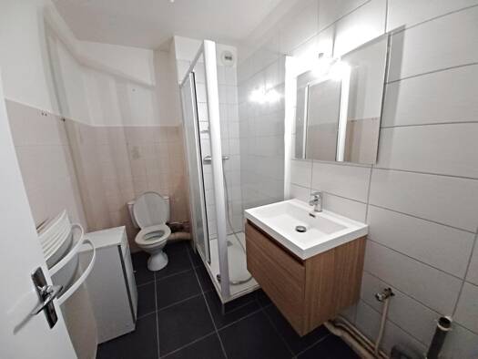 Appartement à louer 444 € 2 pièces 1 chambre 44,5 m² Étage 2/2 Aurillac 15000