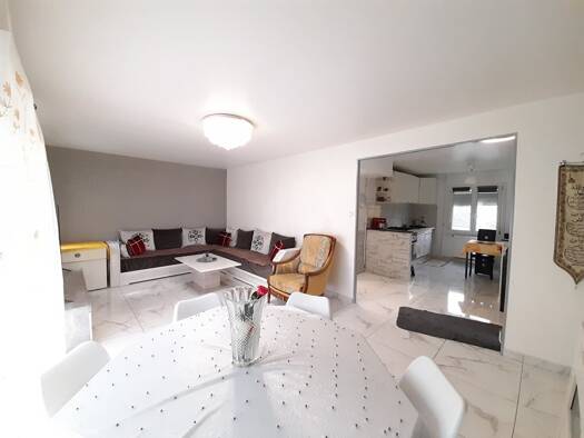 Maison de plain-pied à vendre 128 000 € 5 pièces 4 chambres 93 m² 278 m² de terrain Château-Thierry 02400