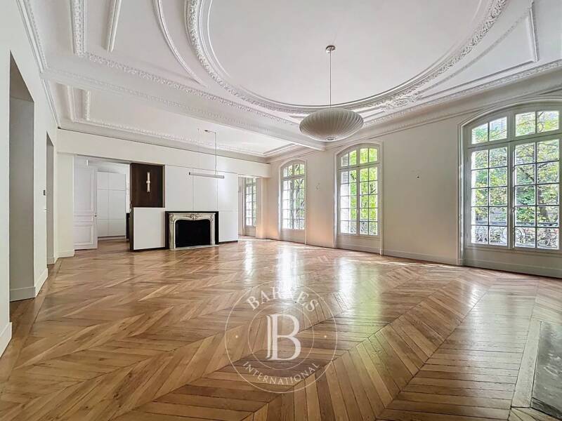 Maison à louer, 299m², PARIS 16E