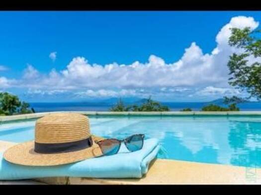 Villa à louer 2 800 € 4 pièces 3 chambres 125,3 m² Trois-Rivières 97114