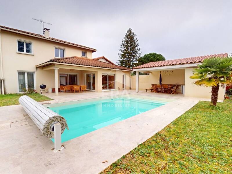 Maison à vendre, 221m², SAINT MAURICE DE GOURDANS