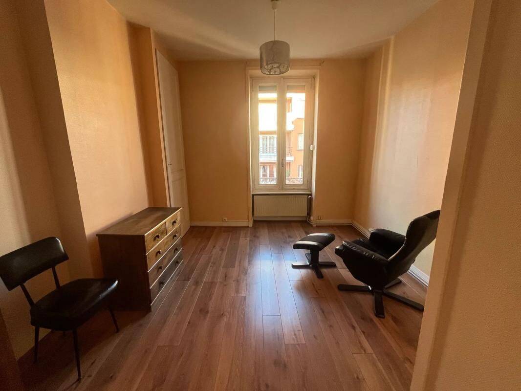 Appartement 2 pièces de 42 m² à Villeurbanne — 10