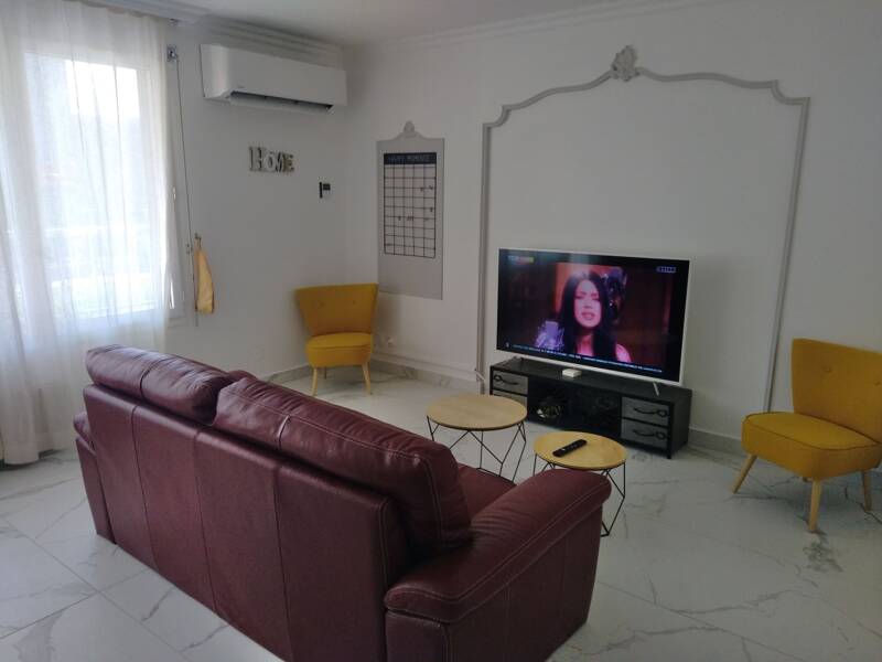 Maison à louer, 0m², LYON 8E