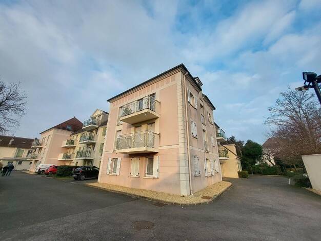 Appartement à vendre 250 000 € 3 pièces 2 chambres 69,5 m² Étage 1/2 Domaine d'Armainvilliers Ozoir-la-Ferrière 77330
