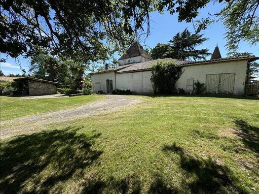 Maison à vendre 165 850 € 5 pièces 4 chambres 155 m² 2 992 m² de terrain Hautesvignes 47400