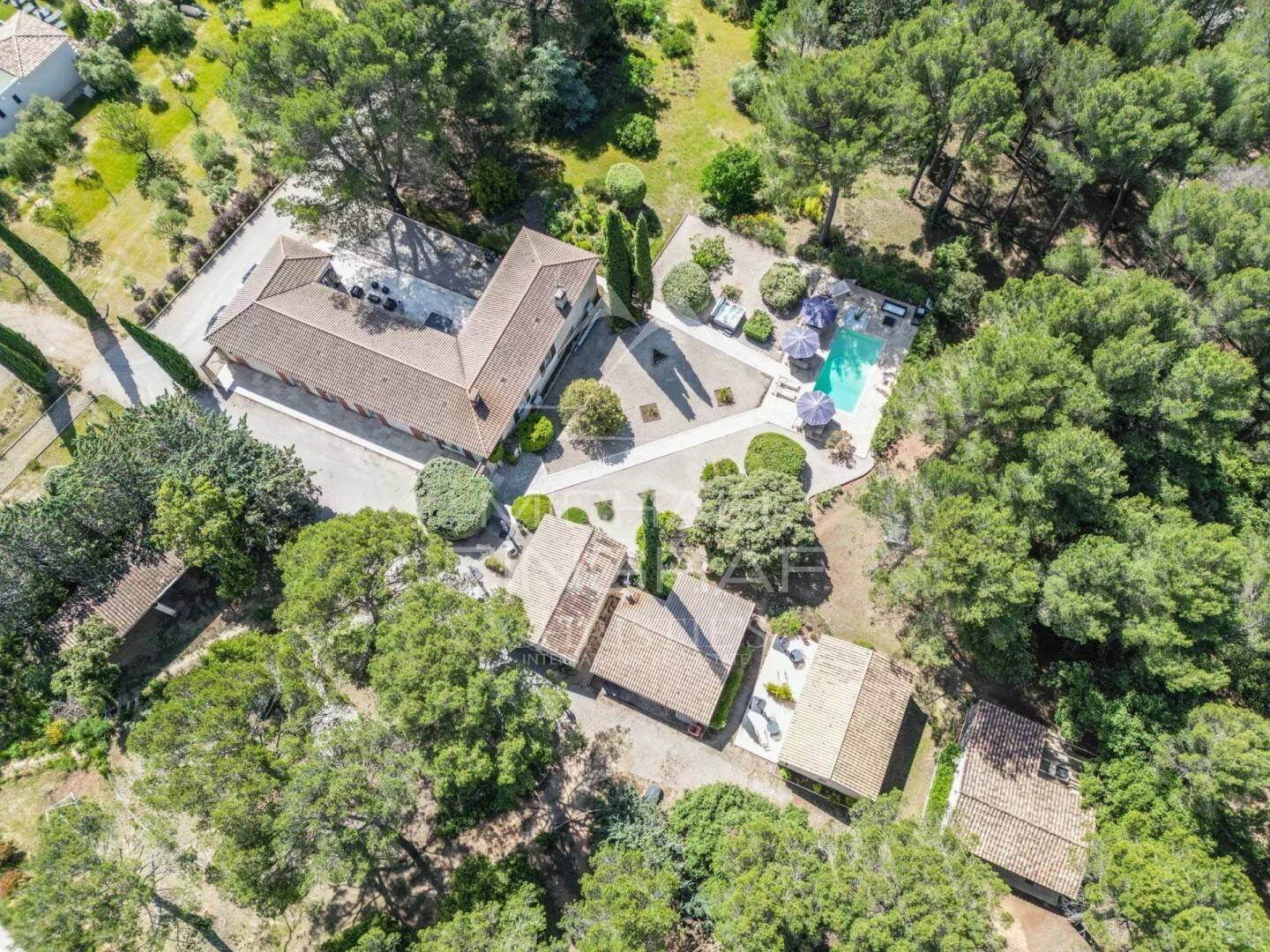 Maison à vendre, 470m², LOURMARIN