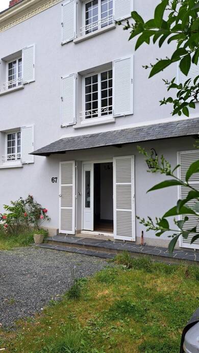 Maison à louer 2 700 € 7 pièces 6 chambres 179 m² 800 m² de terrain Sud Est Basse-Goulaine 44115