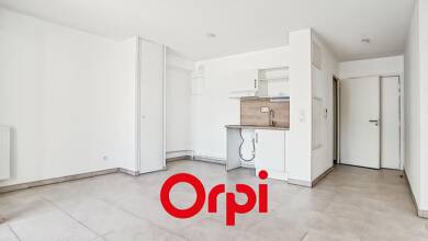 Appartement à louer 702 € 2 pièces 1 chambre 42 m² Le Castellet 83330
