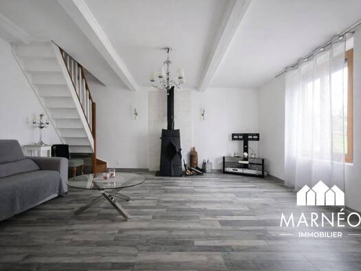 Maison à vendre 220 000 € 7 pièces 6 chambres 215 m² 9 342 m² de terrain Châlons-en-Champagne 51000