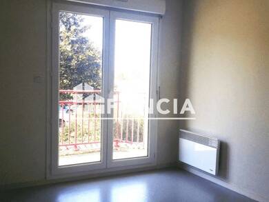 Appartement à louer 438 € 2 pièces 1 chambre 27,3 m² Étage 1/2 Le Bourg sous la Roche-Rivoli-Courtaisière La Roche-sur-Yon 85000