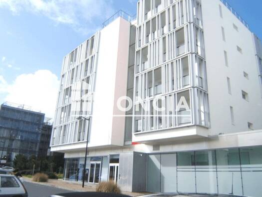 Appartement à louer 609 € 2 pièces 1 chambre 40 m² 3ème étage Grand Pavois-Cimetiere Saint Paul Cenon 33150