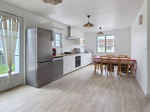 Maison à louer 1 105 € 3 pièces 2 chambres 63 m² 219 m² de terrain Jard-sur-Mer 85520