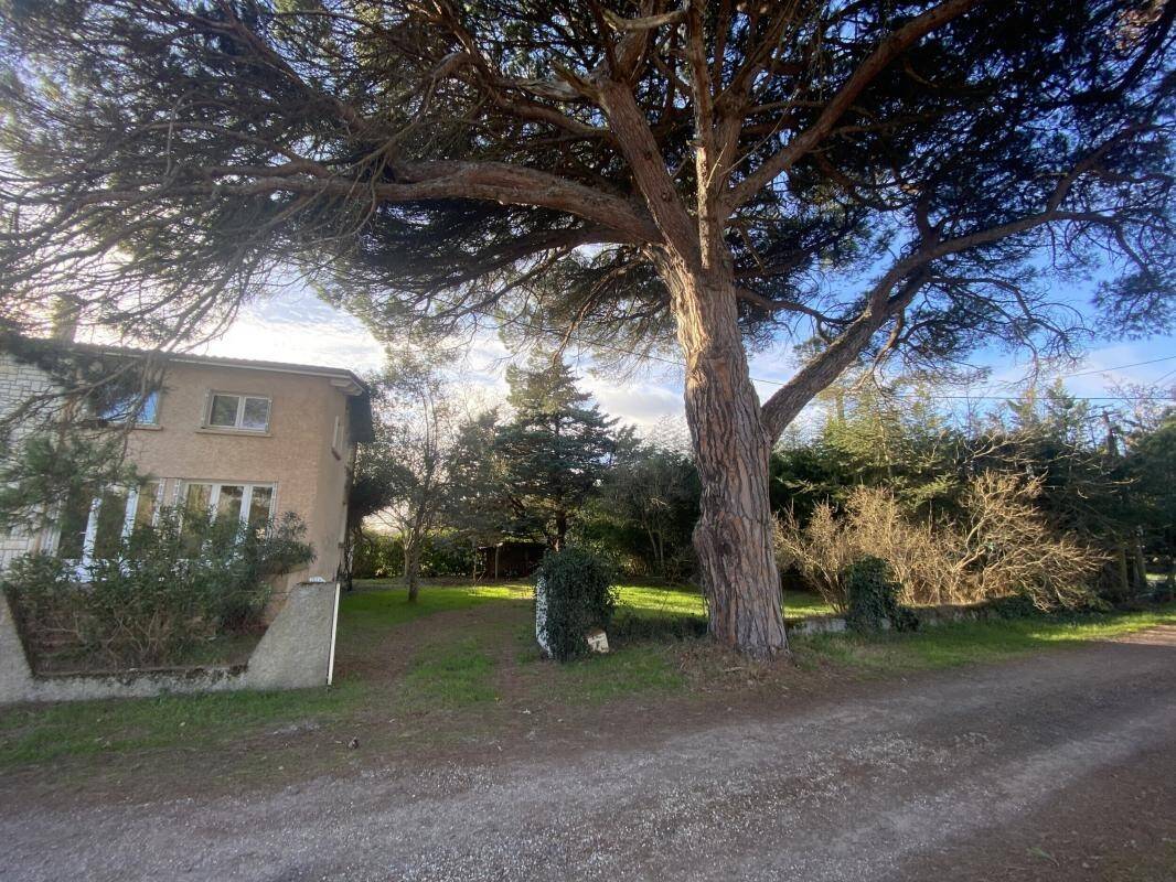 Maison à vendre, 250m², SAINTE FOY DE PEYROLIERES