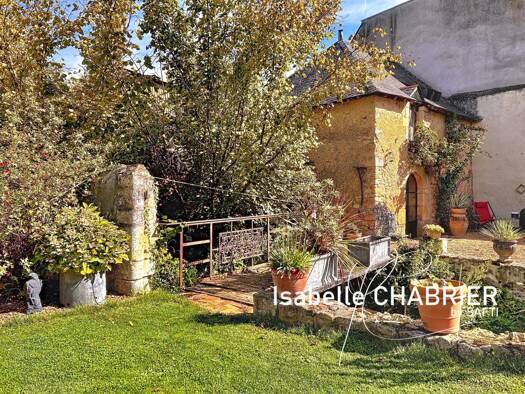 Maison à vendre 474 000 € 6 pièces 3 chambres 235 m² 1 477 m² de terrain Durtal 49430