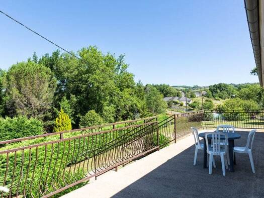 Maison à vendre 259 990 € 7 pièces 6 chambres 208 m² 1 482 m² de terrain Allassac 19240