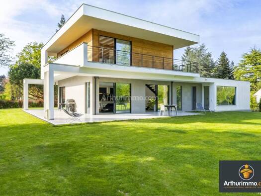 Villa à vendre 1 280 000 € 7 pièces 3 chambres 250 m² 3 000 m² de terrain Saint-Fargeau-Ponthierry 77310