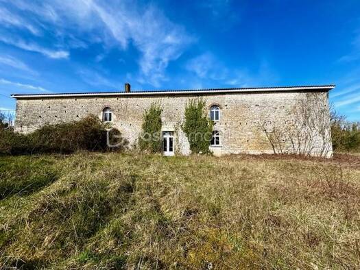 Maison à vendre 89 000 € 2 pièces 1 chambre 250 m² Verteuil-sur-Charente 16510