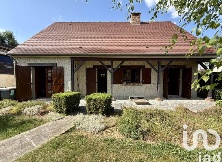 Maison de plain-pied à vendre 300 000 € 4 pièces 3<br/>chambres 87 m²<br/>superficie 700 m²<br/>terrain Champcueil 91750