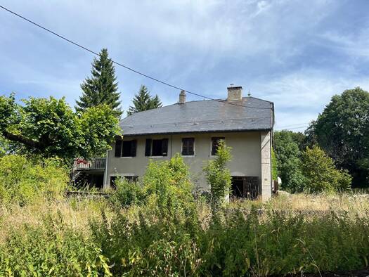Maison à vendre 252 000 € 10 pièces 5 chambres 307 m² 2 580 m² de terrain Plateau d Hauteville 01110