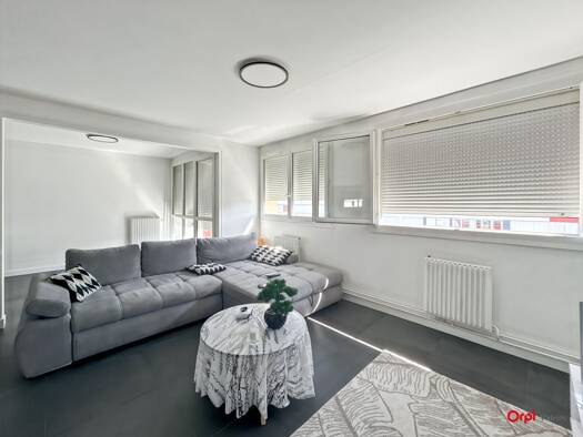 Appartement à vendre 124 100 € 3 pièces 2 chambres 75,45 m² 3ème étage Barriere Saint Marc Fleury-les-Aubrais 45400