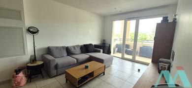 Appartement à louer 930 € 2 pièces 1 chambre 40 m² 2ème étage Le Castellet 83330