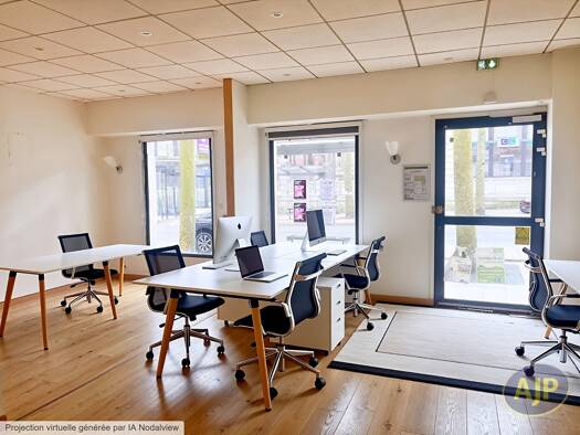 Local commercial à louer 2 915 € 129 m² de surface de vente Centre Saintes 17100