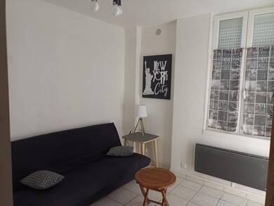 Appartement à louer 400 € 1 pièce 18 m² Faubourg d'Isle-Neuville Saint-Quentin 02100