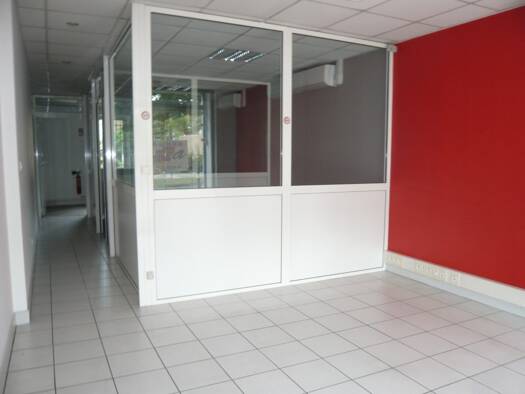 Local commercial à louer 990 € 112 m² de surface de vente Périgueux 24000