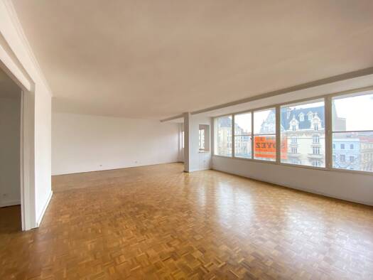 Appartement à vendre 318 000 € 4 pièces 3 chambres 148 m² Étage 3/3 Valenciennes 59300