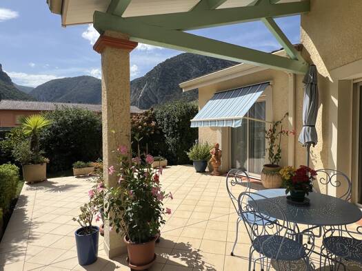 Maison de plain-pied à vendre - Neuf 312 000 € 5 pièces 3 chambres 135 m² 653 m² de terrain Tarascon-sur-Ariège 09400