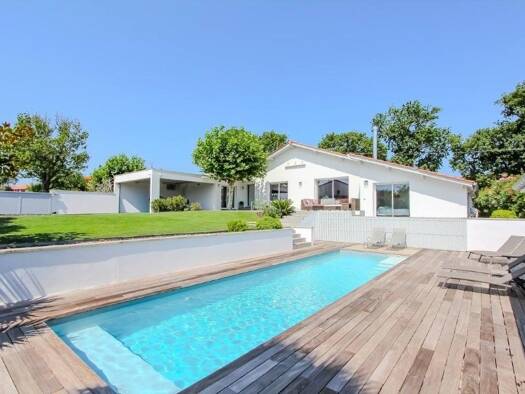 Maison de plain-pied à vendre - Première occupation 1 990 000 € 5 pièces 4 chambres 187,86 m² 1 032 m² de terrain Bidart 64210