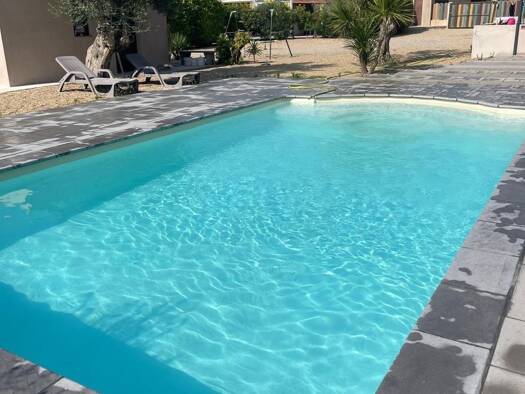Demeure à vendre 845 000 € 7 pièces 5 chambres 240 m² 4 000 m² de terrain Plaine Sud Châteauneuf-les-Martigues 13220
