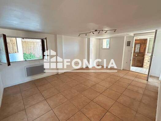 Appartement à louer 570 € 4 pièces 2 chambres 80,6 m² RDC Bruèges Alès 30100