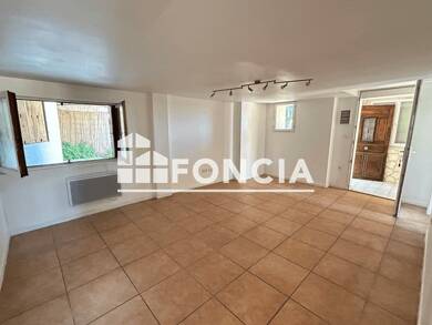 Appartement à louer 570 € 4 pièces 2 chambres 80,6 m² RDC Bruèges Alès 30100