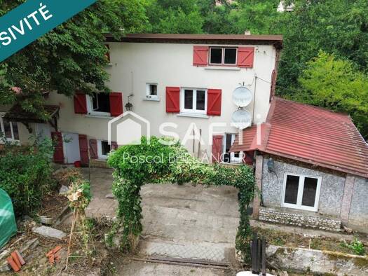 Maison à vendre 97 000 € 5 pièces 4 chambres 140 m² 3 195 m² de terrain Menat 63560