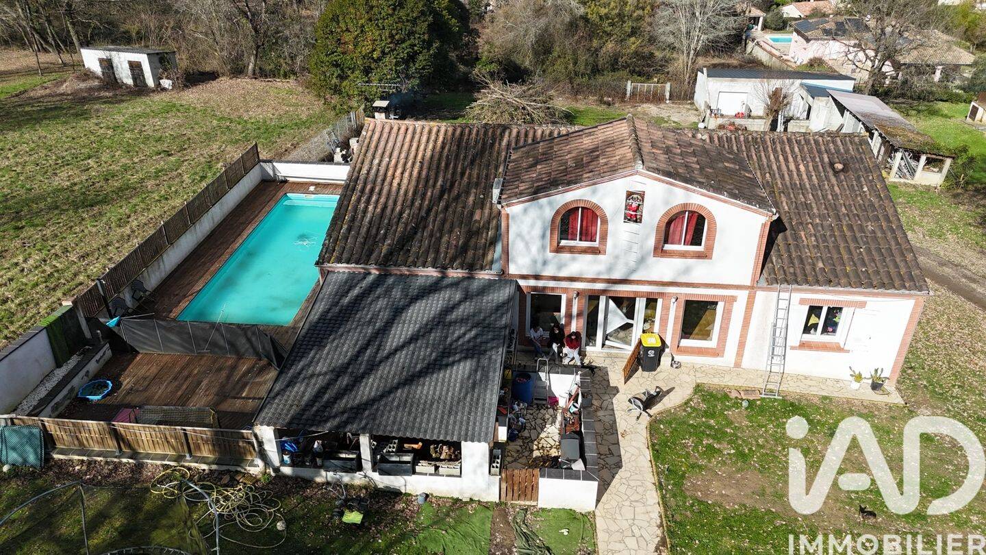 Maison à vendre, 254m², SAINTE FOY DE PEYROLIERES