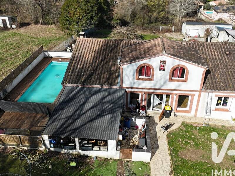 Maison à vendre, 254m², SAINTE FOY DE PEYROLIERES