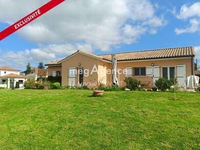 Maison de plain-pied à vendre 290 000 € 4 pièces 3 chambres 118 m² 1 729 m² de terrain Le Bugue 24260