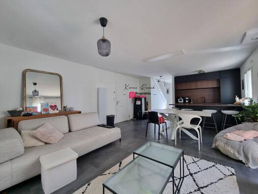 Maison à vendre 244 500 € 4 pièces 3 chambres 87,5 m² 317 m² de terrain Liberté La Roche-sur-Yon 85000